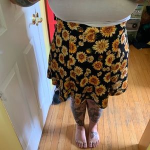 Forever 21+ sunflower skater skirt. 1X